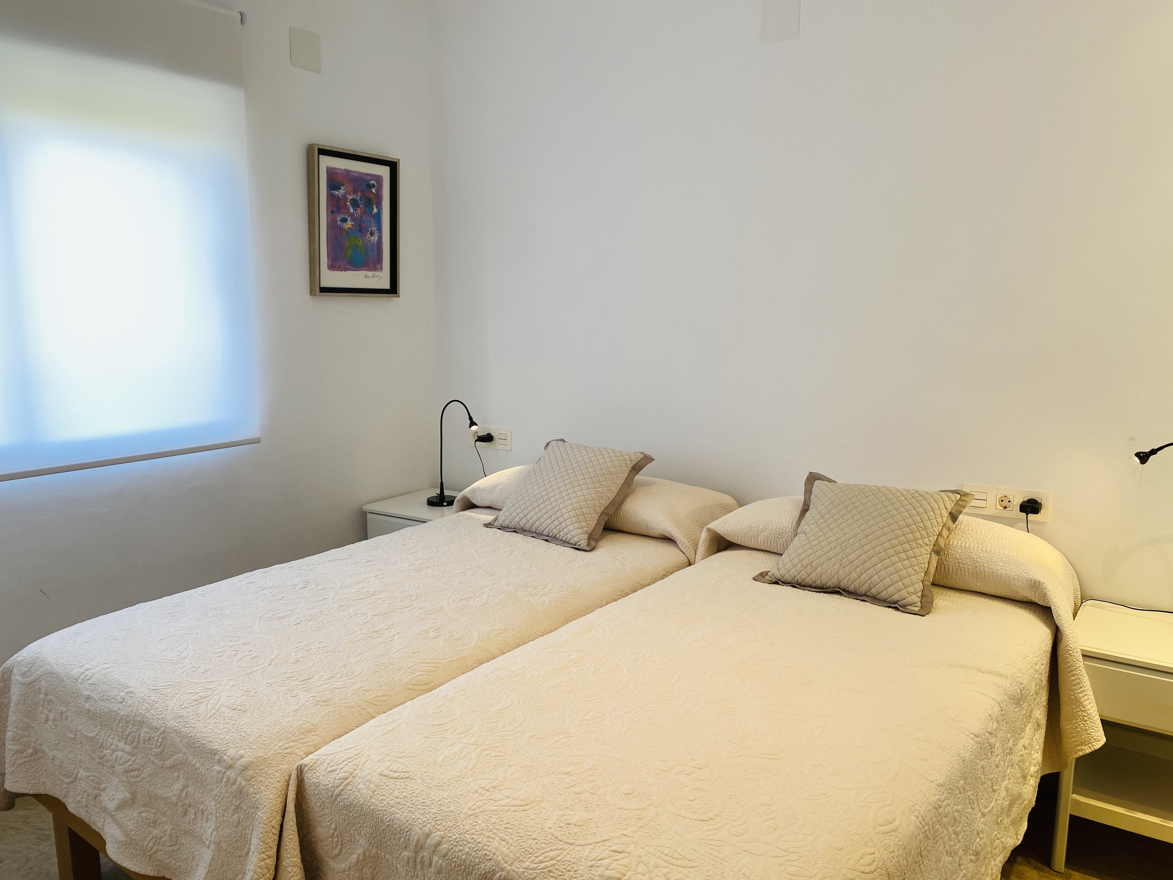 APARTAMENTO EN PASEO REINA SOFA